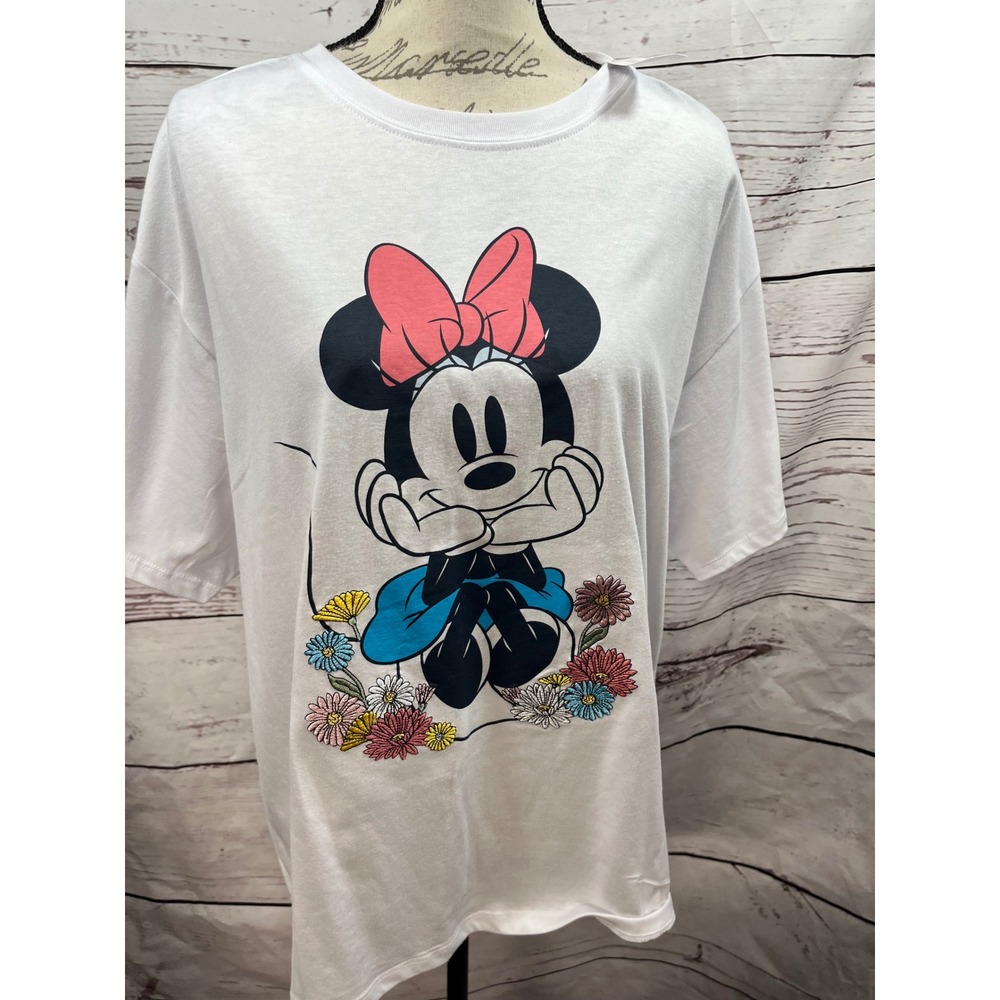 Disney Minnie Mouse Women's XX Large White Graphic T Shirt‎